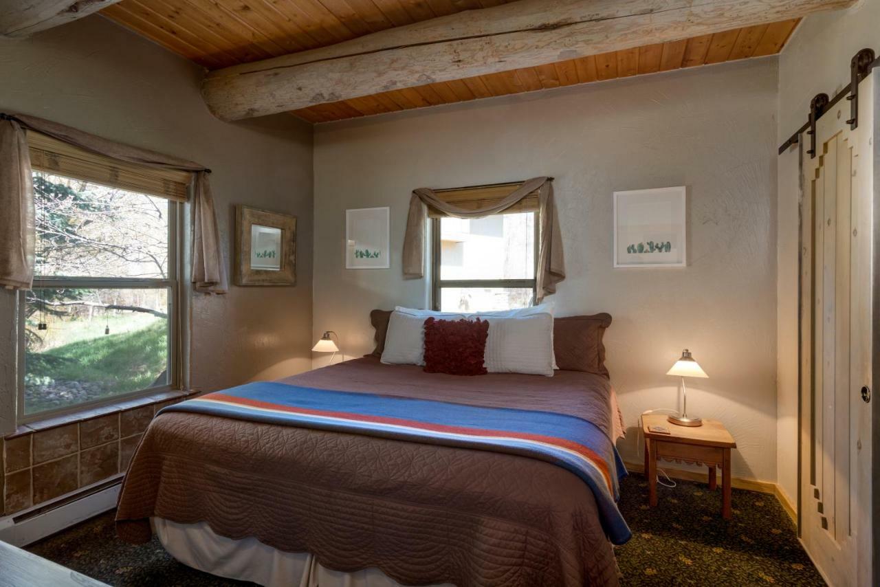 Mariposa Lodge Bed And Breakfast 스팀 보트 스프링스 외부 사진